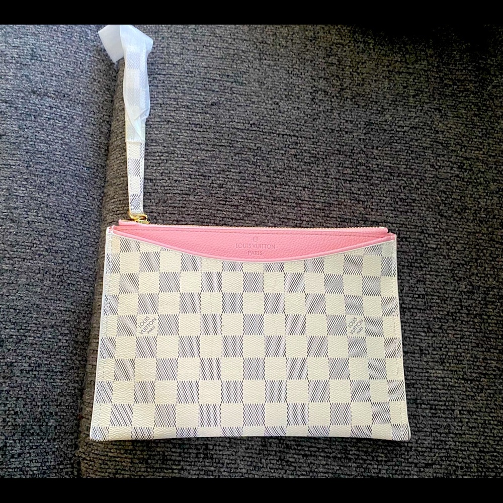 Wristlet bag